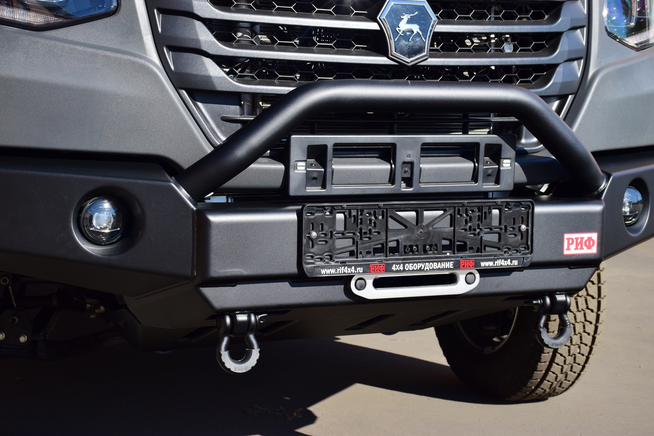 картинка Бампер силовой передний ГАЗ Соболь NN штатные фары, с дугой, стандарт