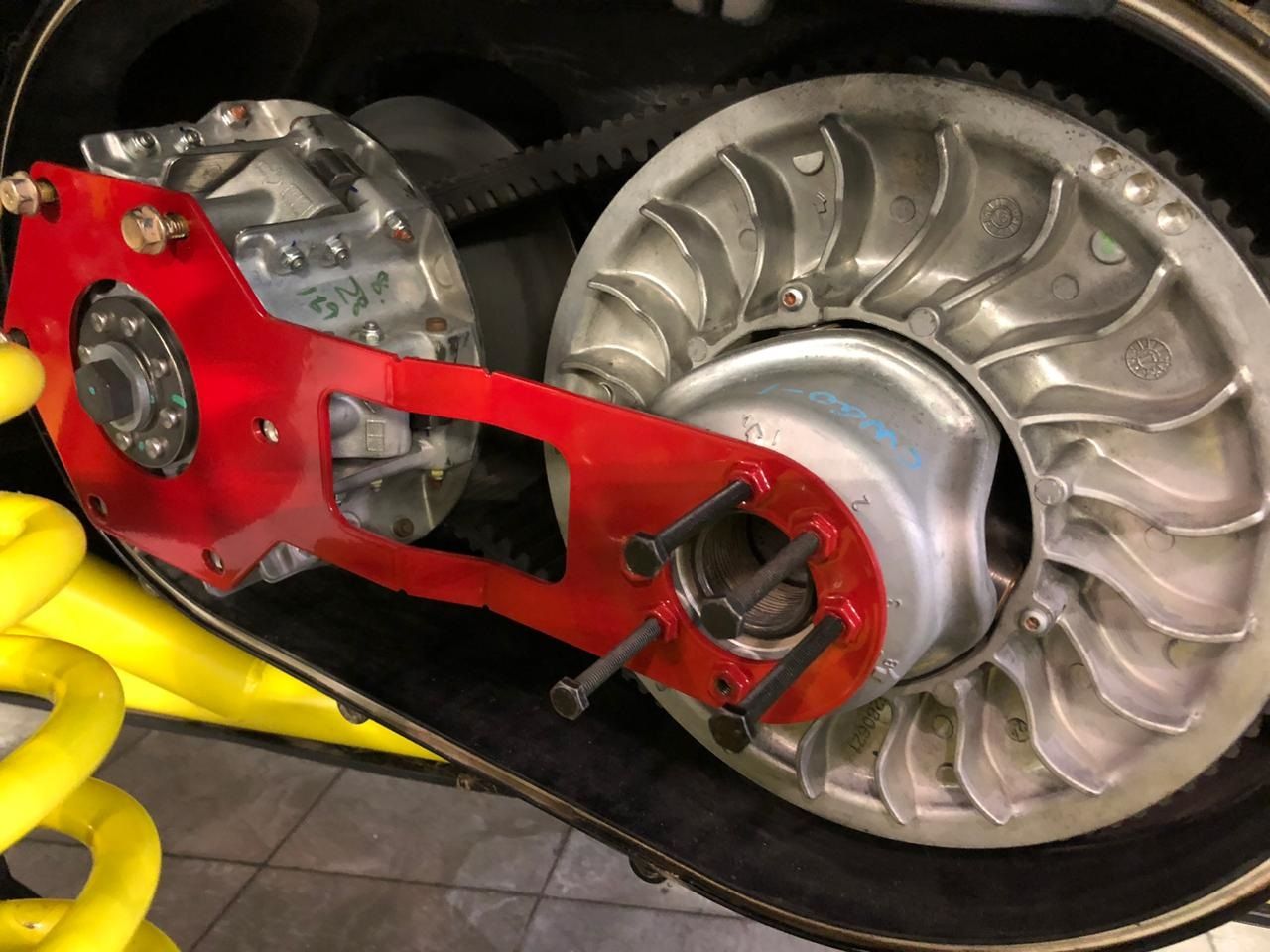 картинка Съемник вариатора для CAN-AM Maverick X3 2017- 