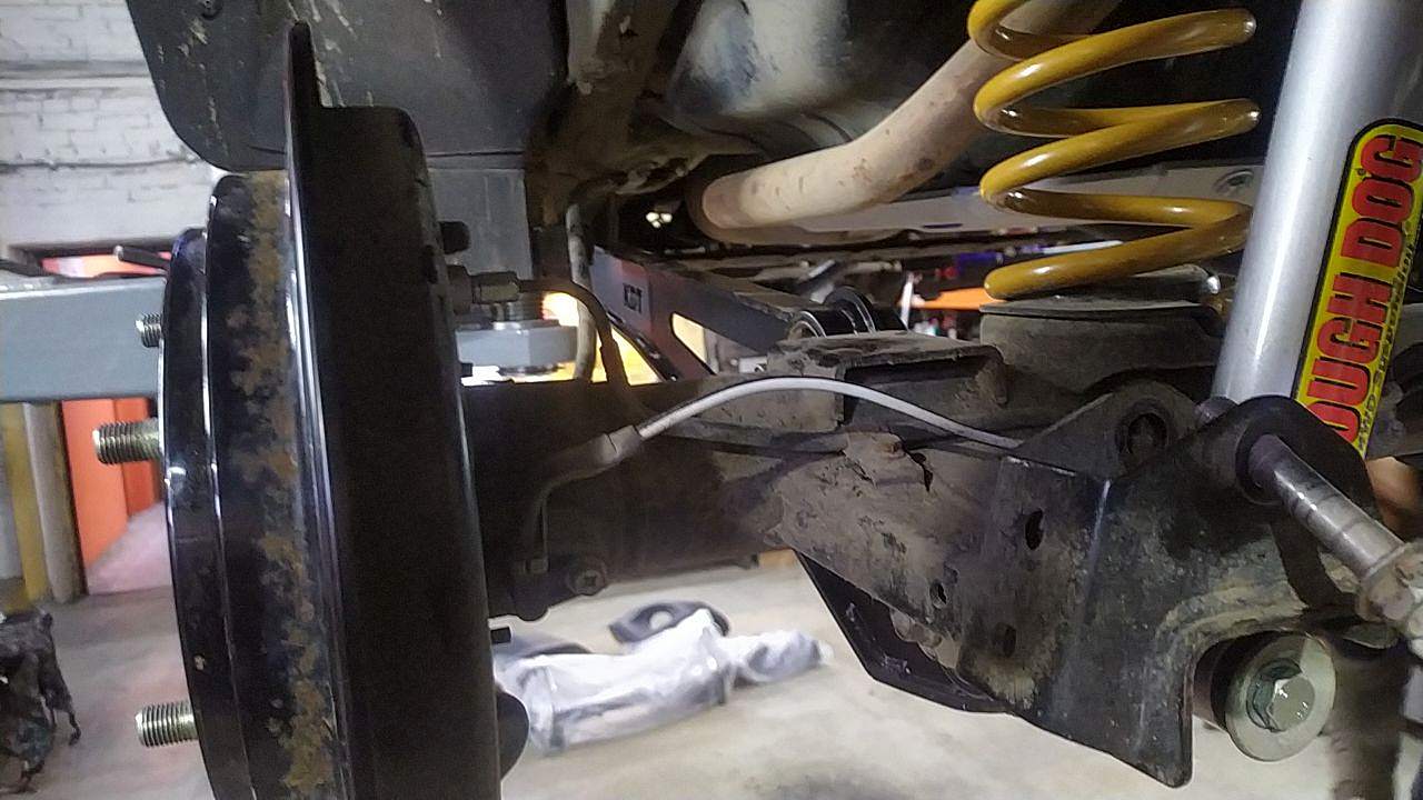 картинка Задние рычаги для Suzuki Jimny