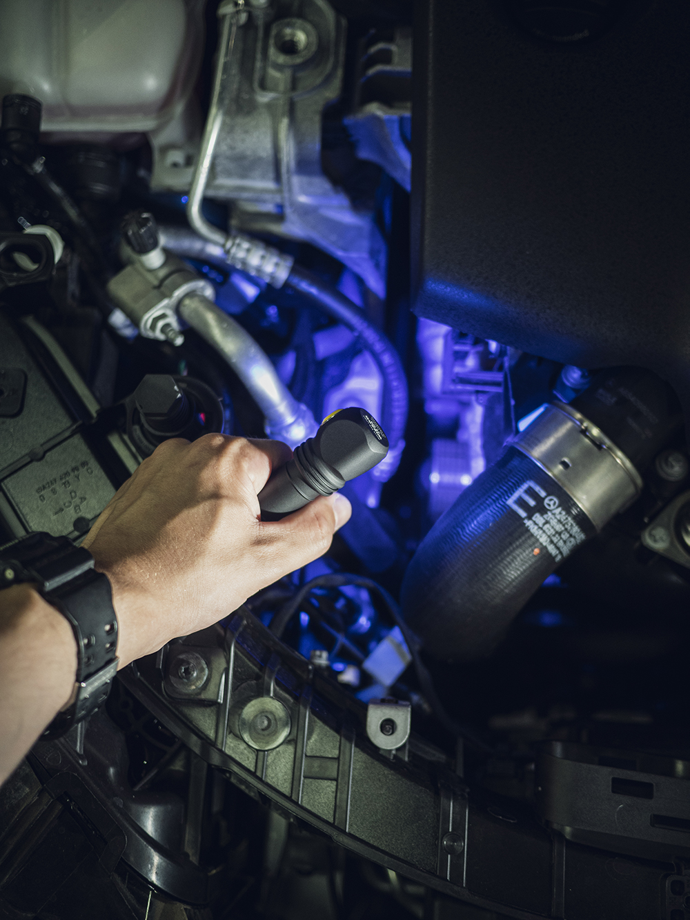 картинка Фонарь Armytek Wizard C2 WUV 