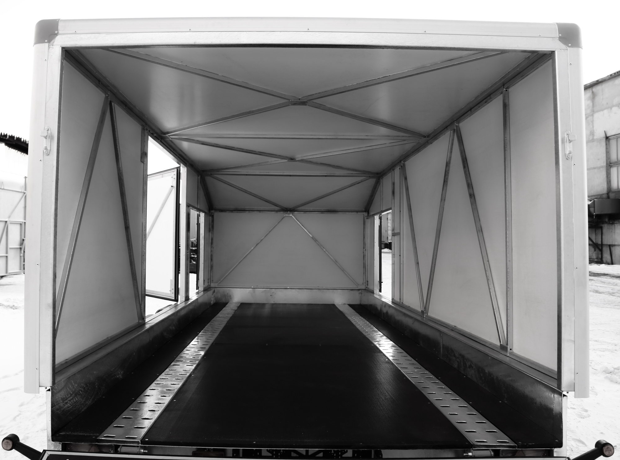 картинка Автовоз-фургон , размер кузова 5500 х 2050 х 1600 мм