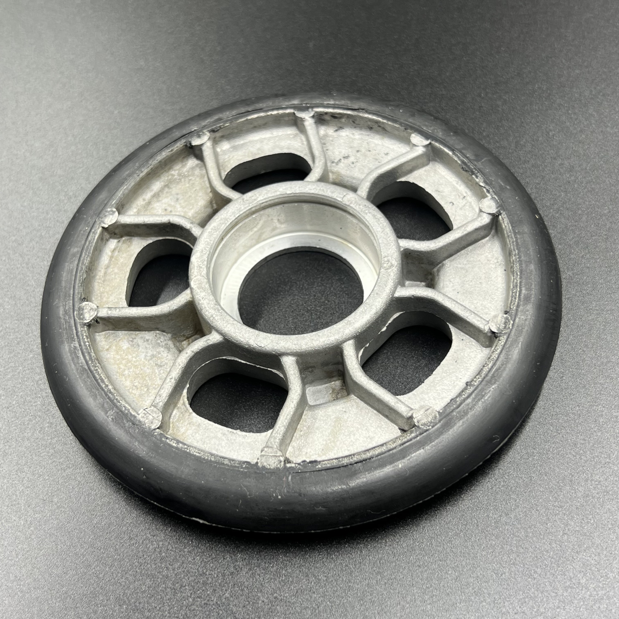 картинка Ролик трака Yamaha BR250; VK540; VK10; Pz480 (87M-47320-00) (KINETIX)