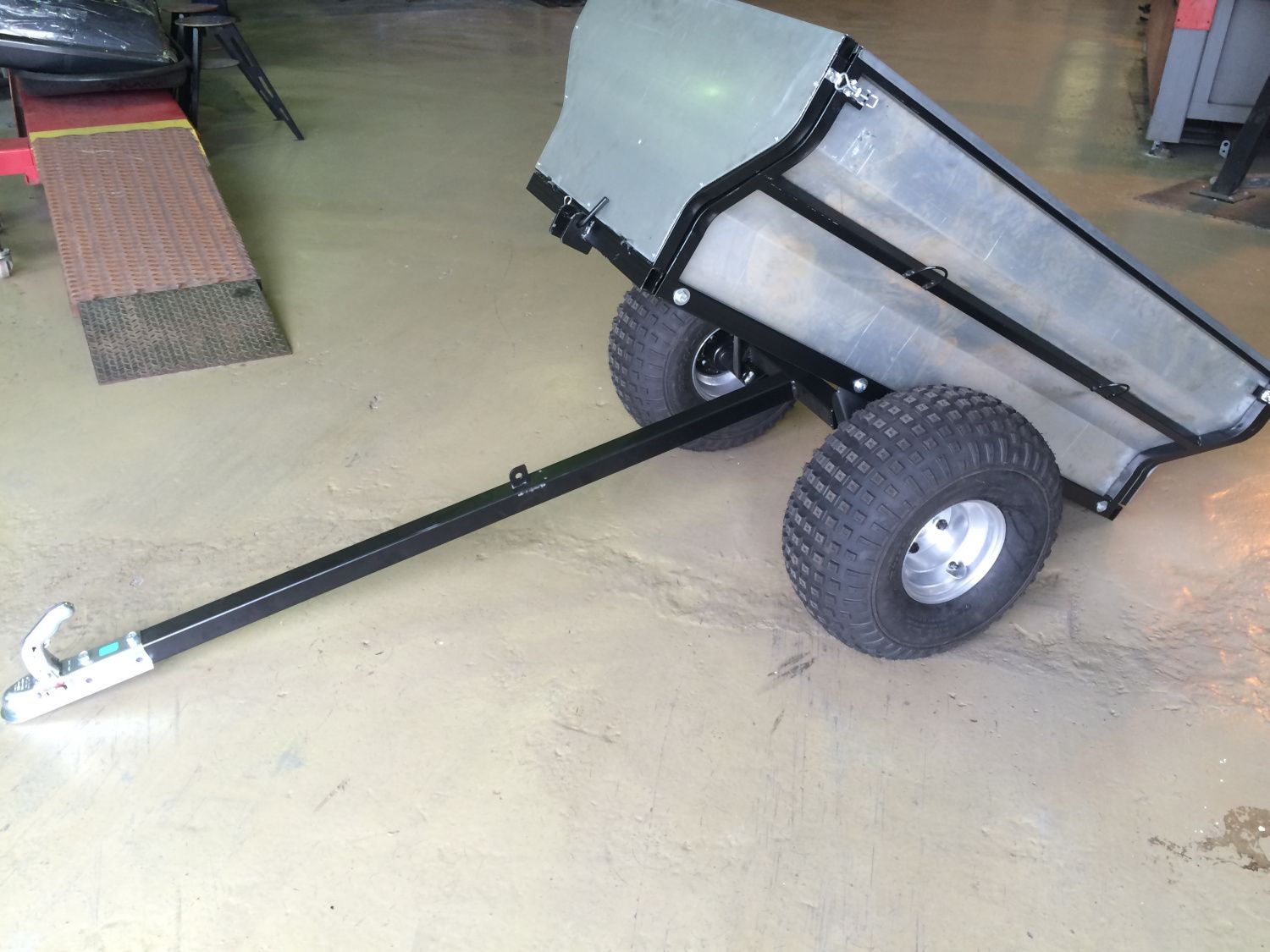 картинка Прицеп для квадроцикла  с колесами STORM