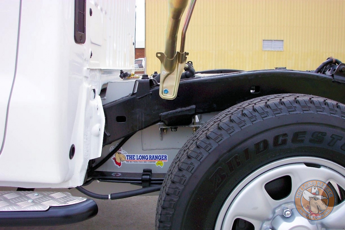 Бак топливный ARB Toyota Hilux 2WD 05ON 120LTR