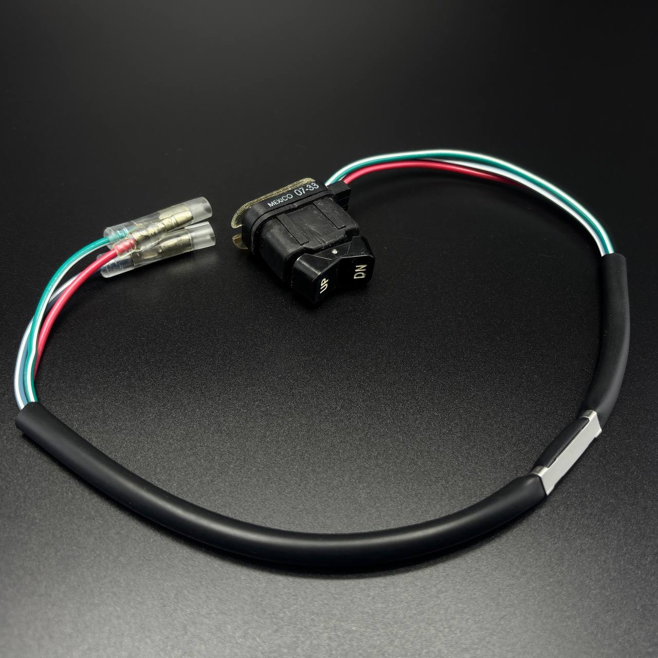 картинка Кнопка гидроподъемника SWITCH/HARNESS  (Quicksilver)