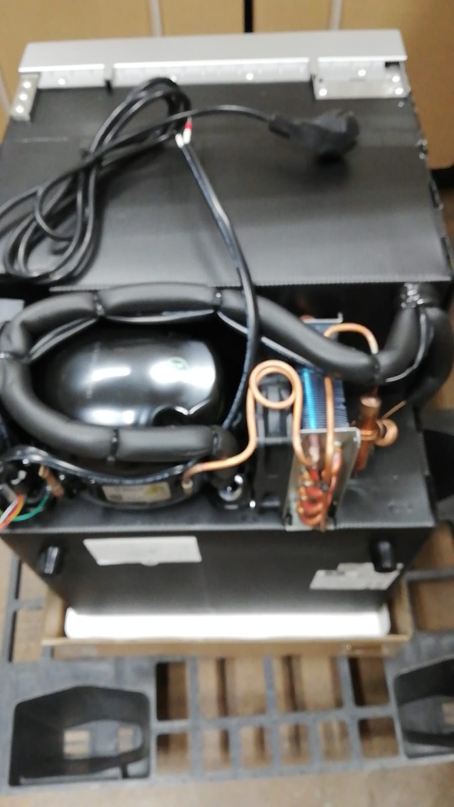 картинка Компрессорный автохолодильник MobileComfort MC-CRX-50(12/24)