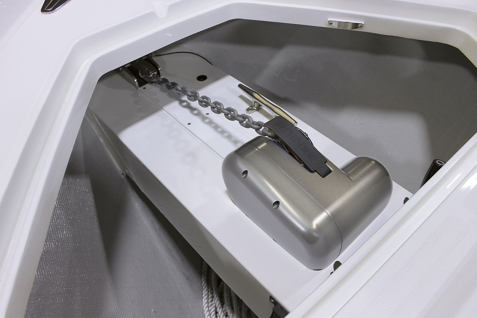 картинка Лебедка якорная Quick Genius GP2 1500, 12 В, цепь 8мм