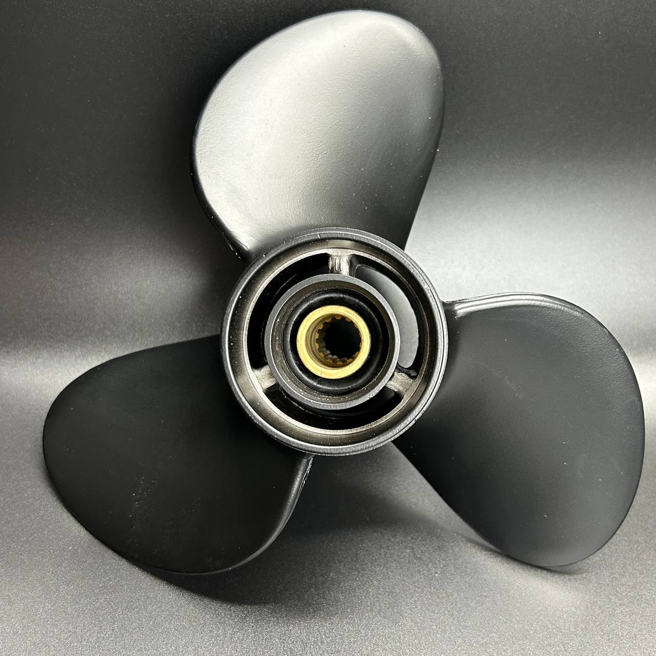 картинка Гребной винт Tohatsu 9.9-18 (3x9.25x11)