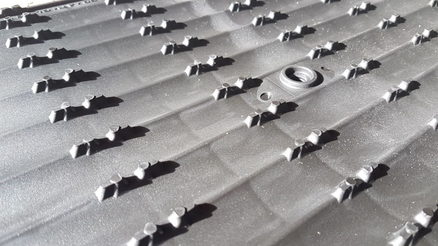 картинка Пластиковое нескользящее покрытие для прицепа (широкое)