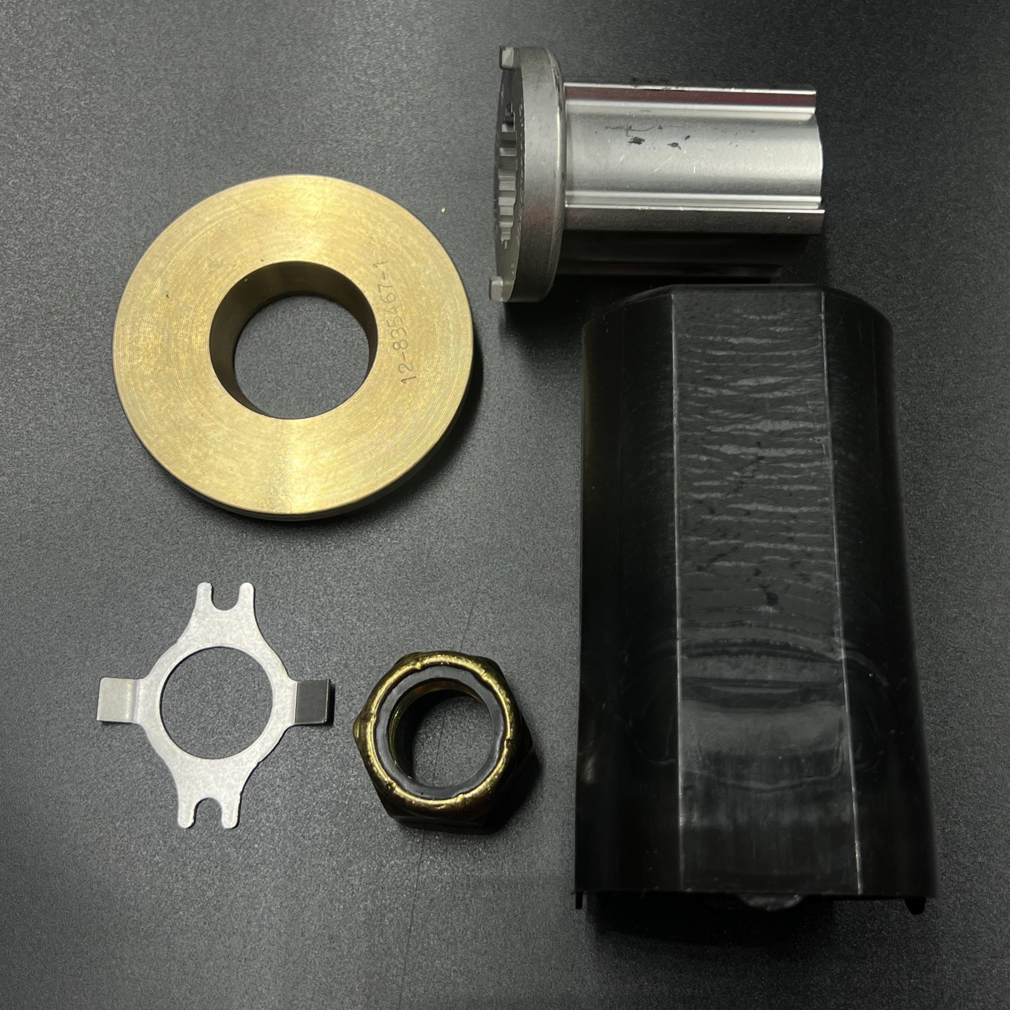 картинка Гребной винт Mercury Black Max (12-1/2х23R)