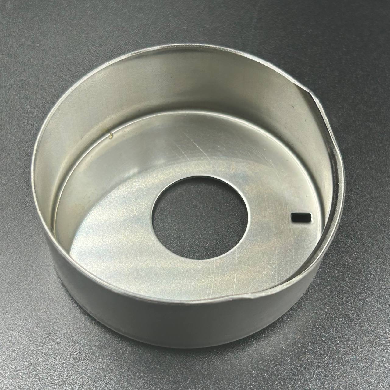 картинка Стакан помпы охлаждения Suzuki DF40-90(A) (Omax)