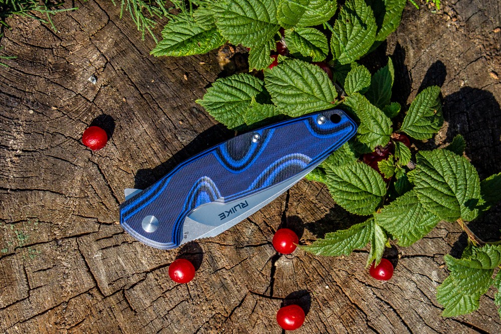 картинка Нож Ruike Fang P105 черно-синий