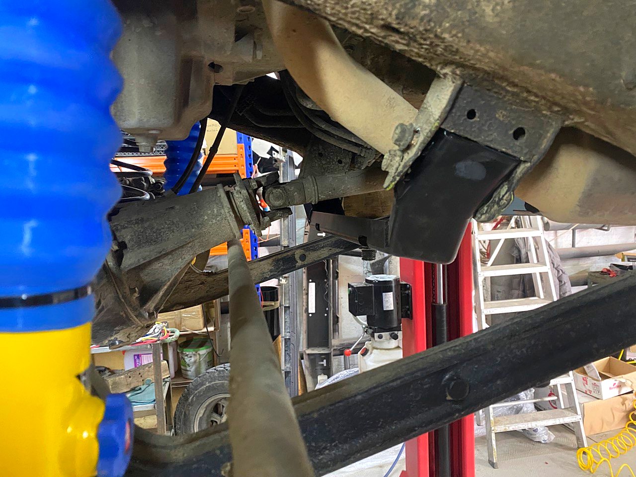 картинка Тюнинговая траверса для Suzuki Jimny