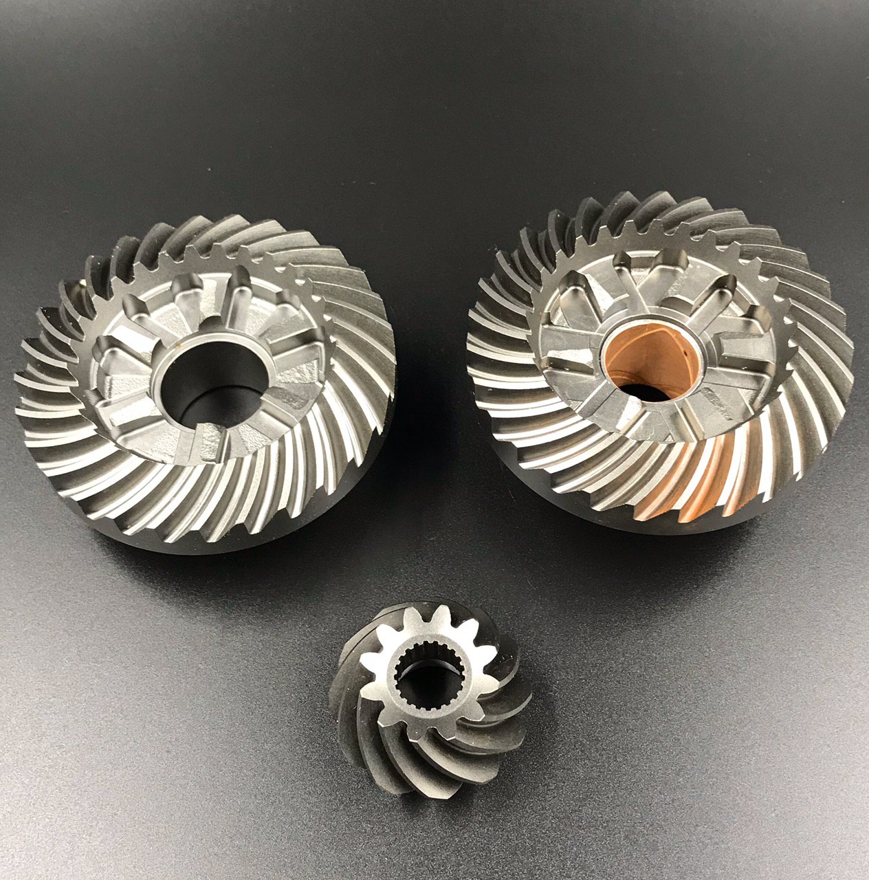 картинка Шестерни редуктора (Комплект) Suzuki DF60-70 (57300-99823) (Suzuki)