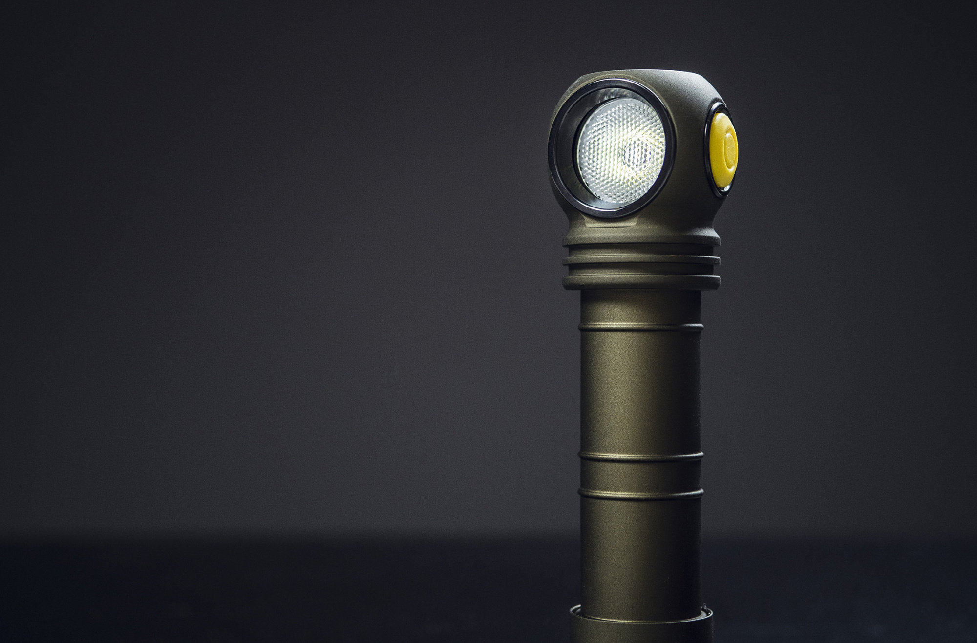 картинка Фонарь налобный Armytek Wizard C2 Pro White (Olive)