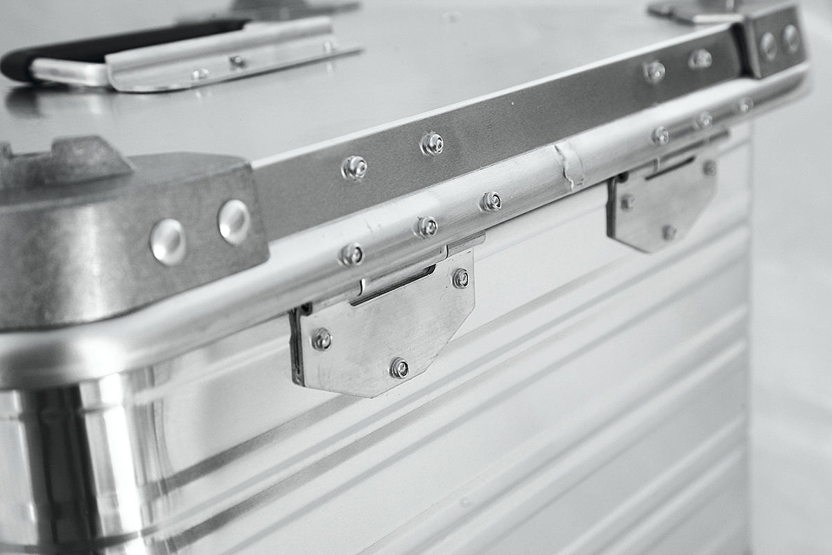 картинка Ящик алюминиевый РИФ усиленный с замком 432х335х277