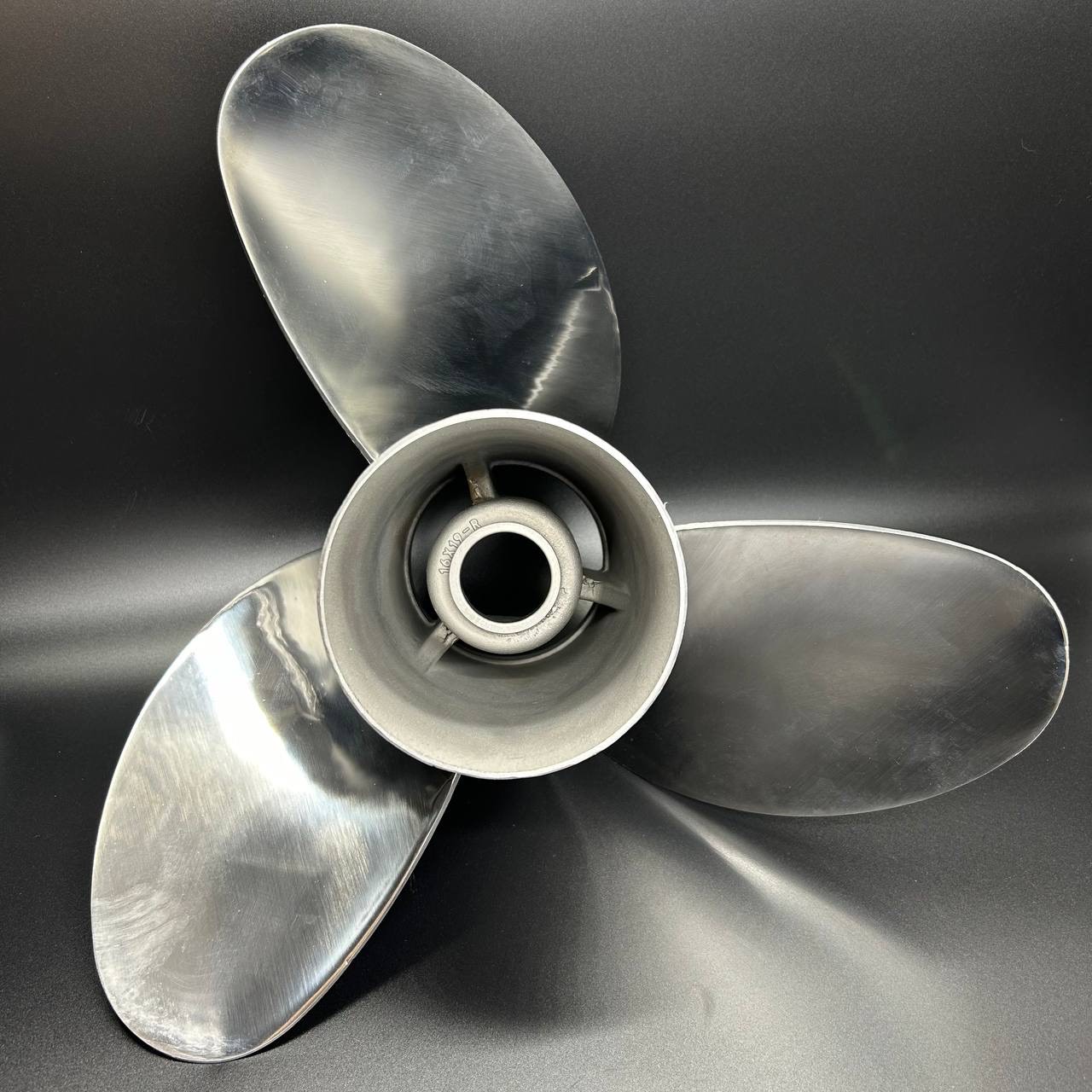 картинка Гребной винт Mercury 150-300, ALPHA, BRAVO I (3x16x19) (8M0040400) (Сталь)