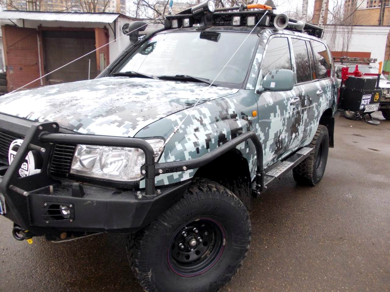 картинка Пороги силовые Toyota Land Cruiser 105