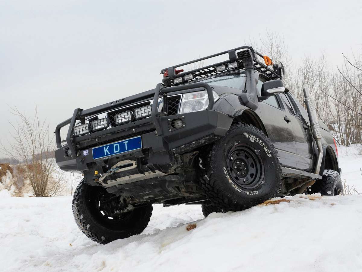 картинка Бампер передний KDT без кенгурина с местами под ПТФ 2шт Valeo для Nissan Navara/Pathfinder лифт 50