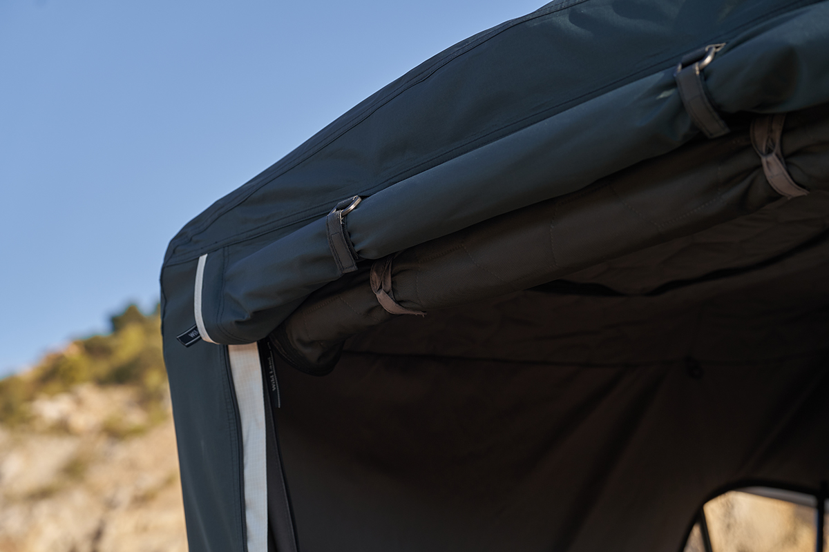 картинка Палатка на крышу автомобиля Wild Land Voyager 140 Pro