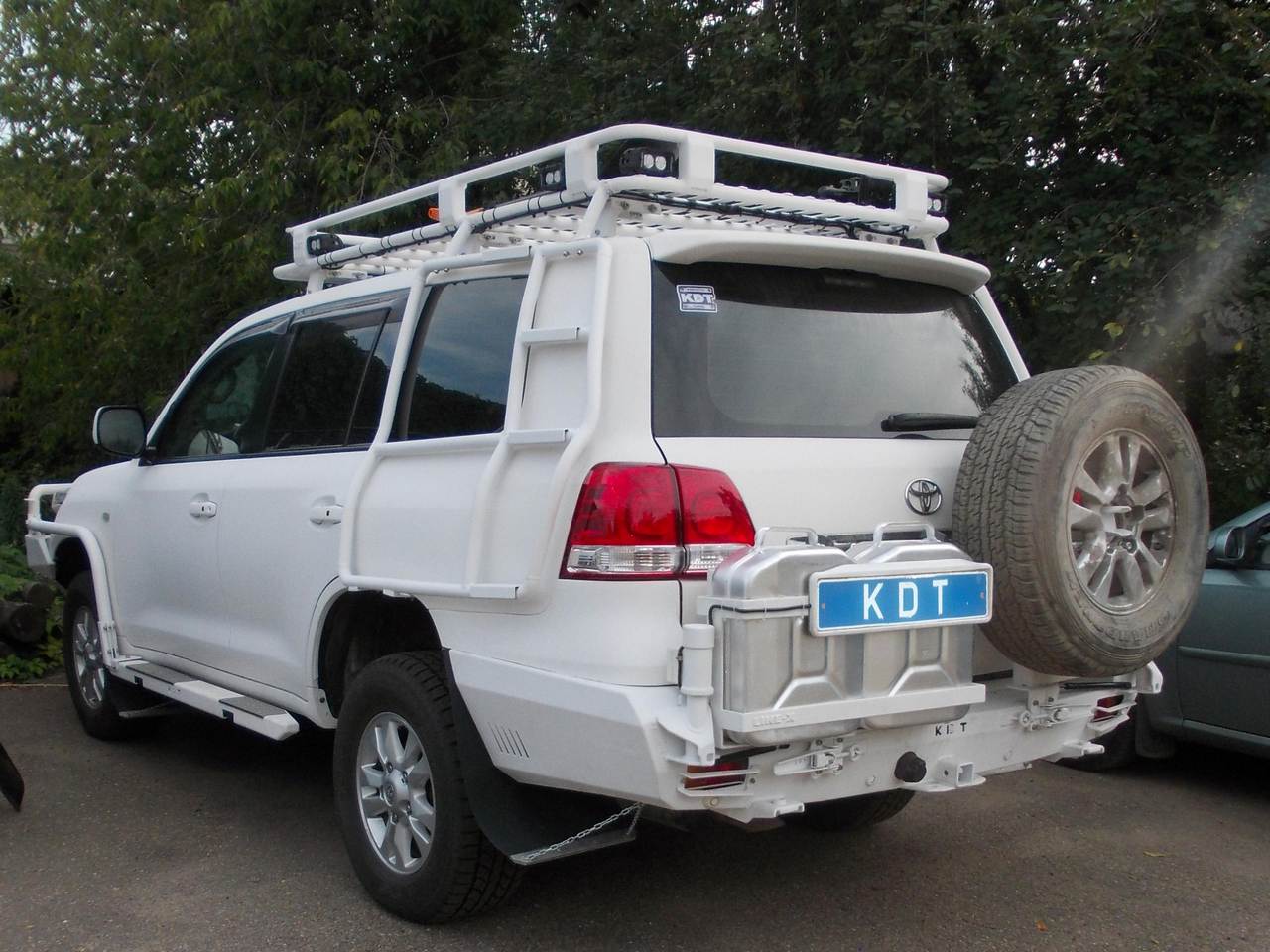 картинка Пороги силовые Toyota Land Cruiser 200 алюминиевые