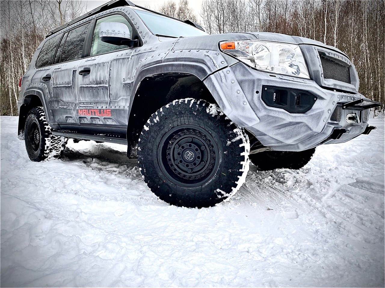 картинка Силовой композитный бампер - Toyota Land Cruiser 200