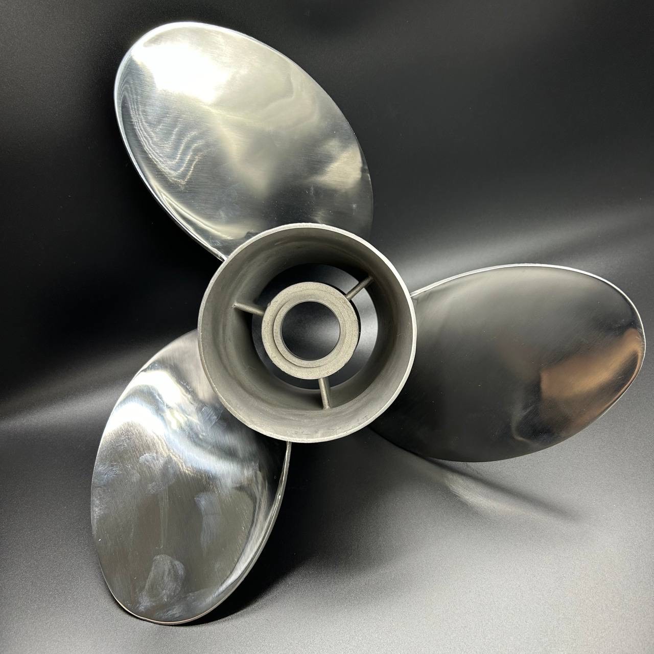 картинка Гребной винт Mercury 135-300 (3x15-1/4x19) (Сталь)