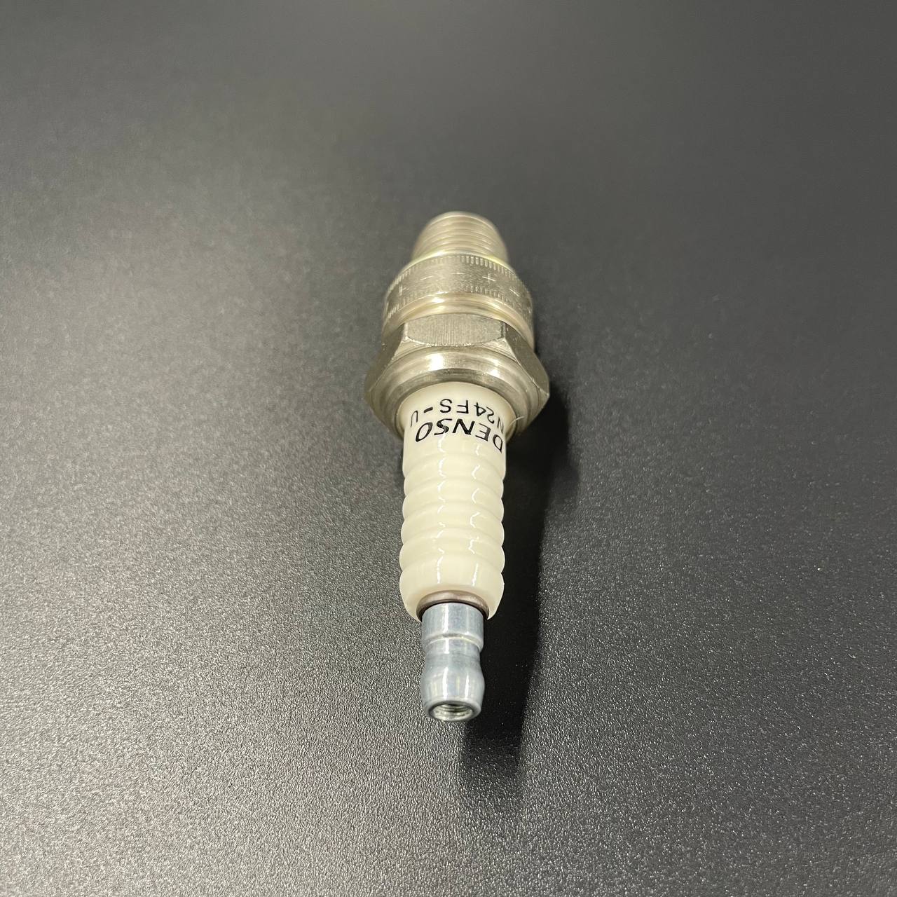 Свеча зажигания 4038 W24FSU (B8HS) (DENSO)