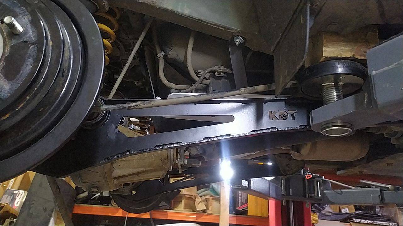 картинка Задние рычаги для Suzuki Jimny