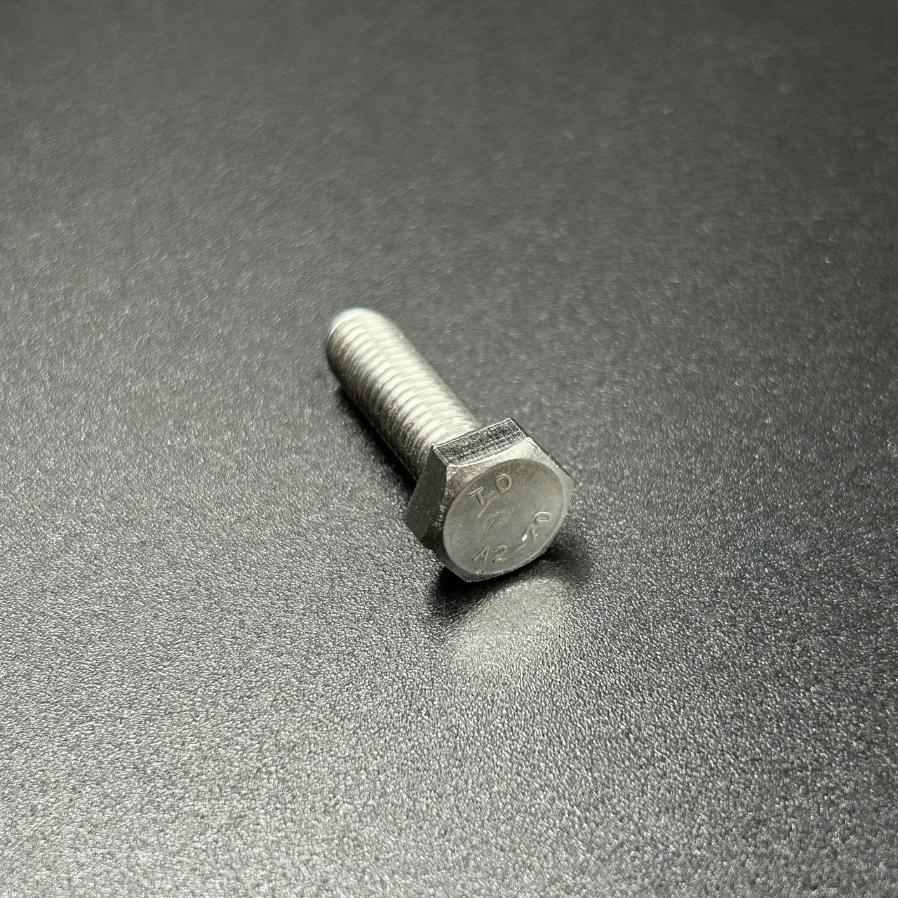 картинка Болт Yamaha M6x25mm (YUELANG)