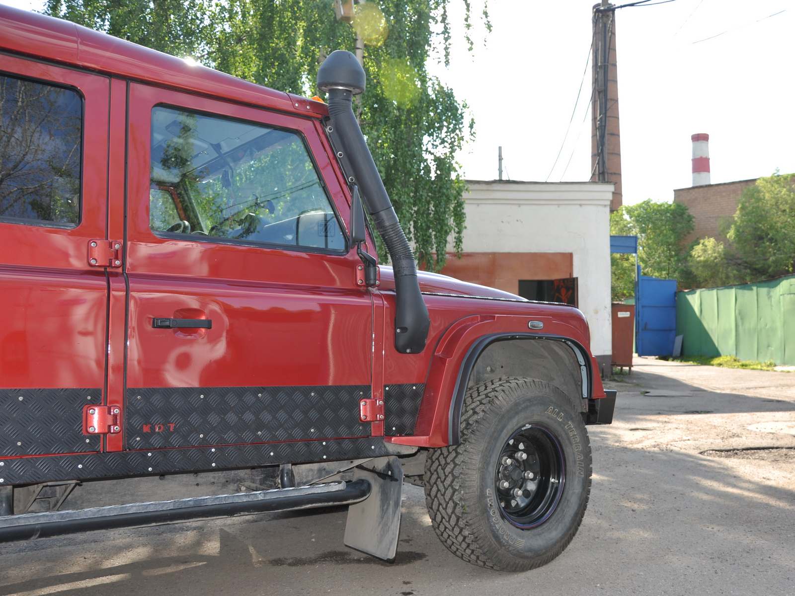картинка Защита дверей KDT Land Rover Defender 110/90 (накладки)