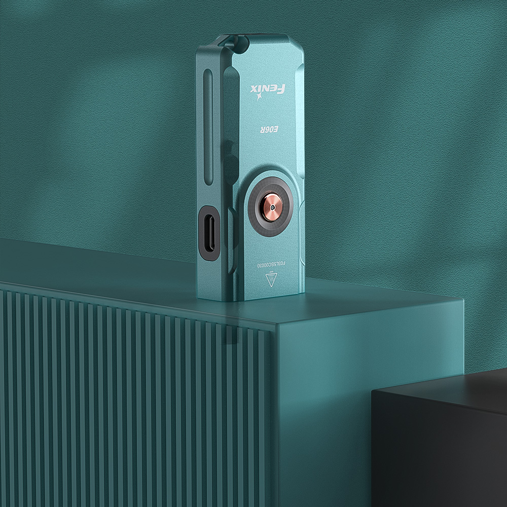 Фонарь-брелок Fenix E06R  бирюзовый
