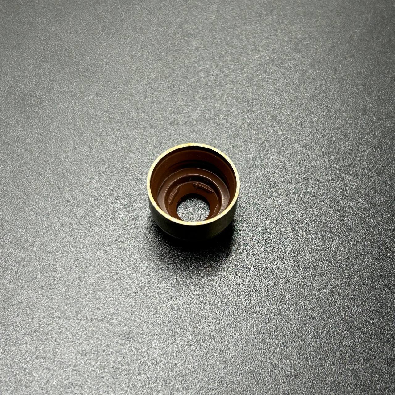 картинка Маслосъемный колпачок Suzuki DF60-70 (Впуск/Выпуск) (PREMARINE)