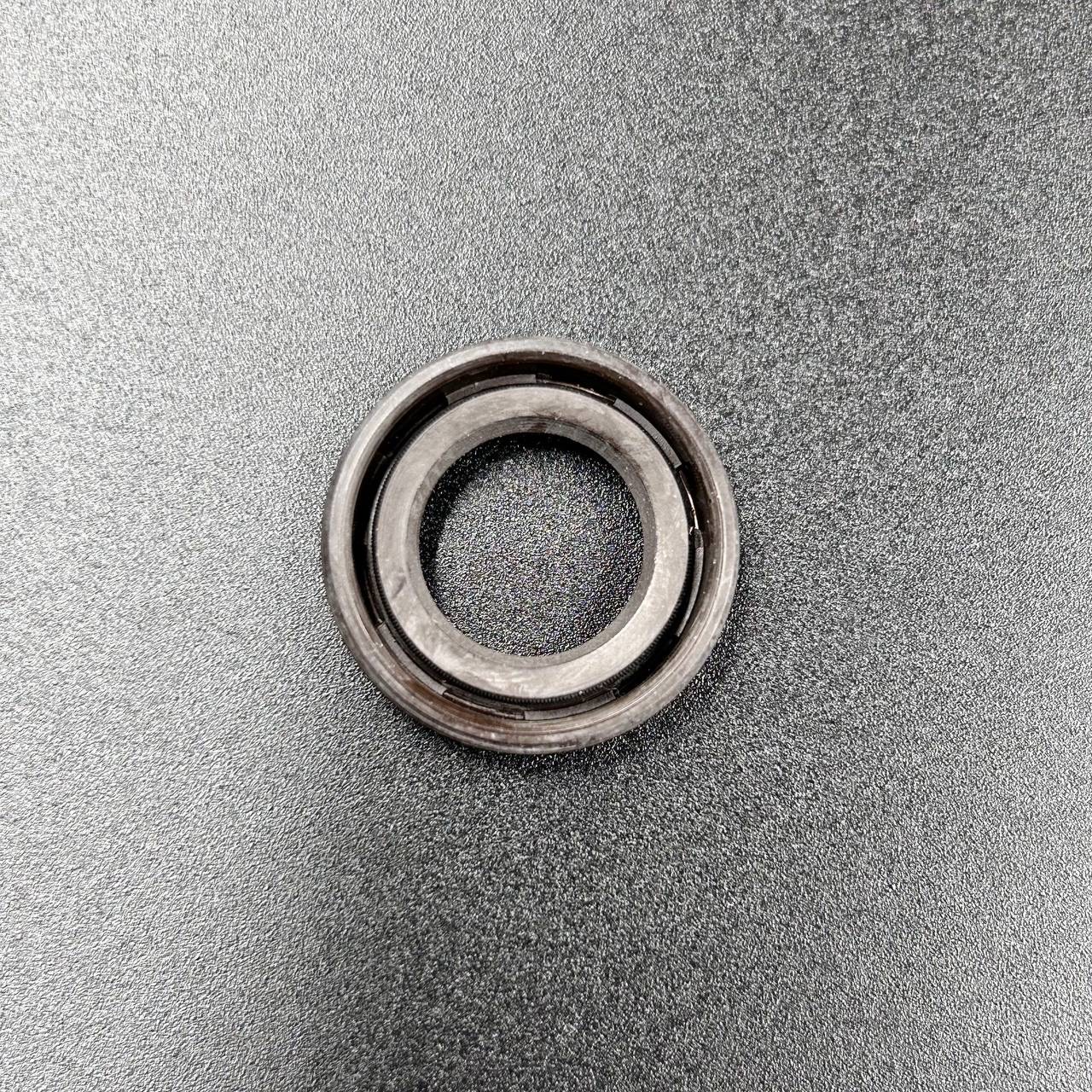 картинка Сальник коленвала Suzuki DT25-30 15x25x6 (09282-15008,09282-15010) (PREMARINE)