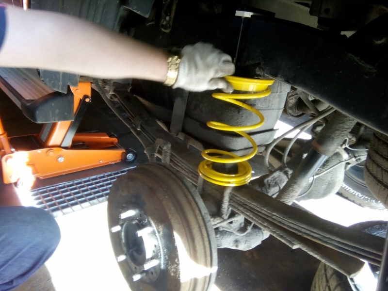 картинка Установочный комплект пружин +300 для пикапа Toyota Hilux SPRINGVAR