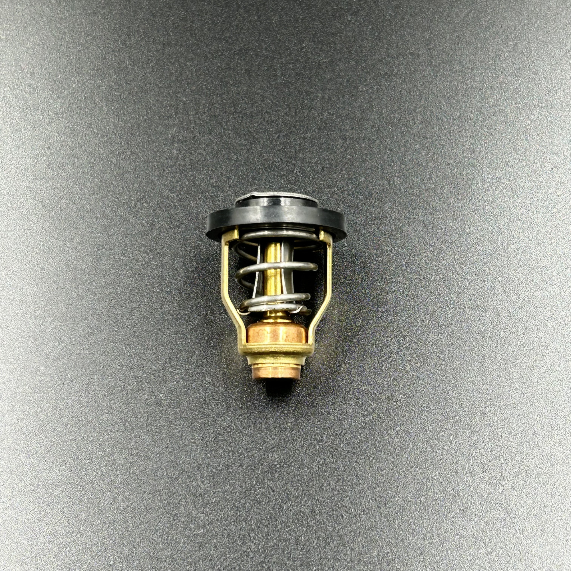 картинка Термостат Suzuki DF90-300, DF70-90 60℃ (17670-90J01) (Omax)