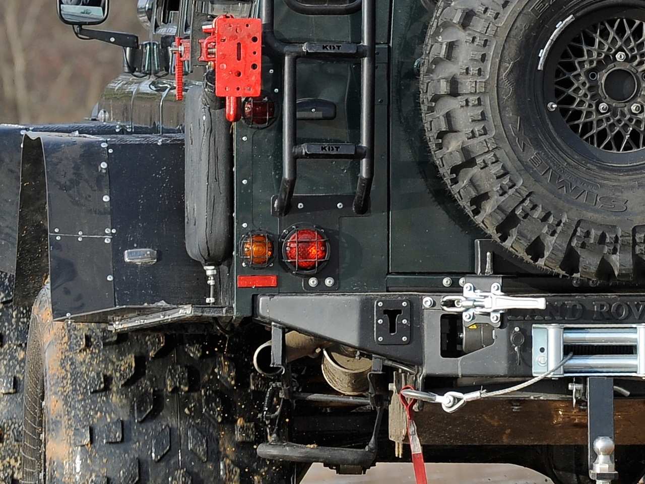 картинка Защита задней оптики KDT Defender 90/110