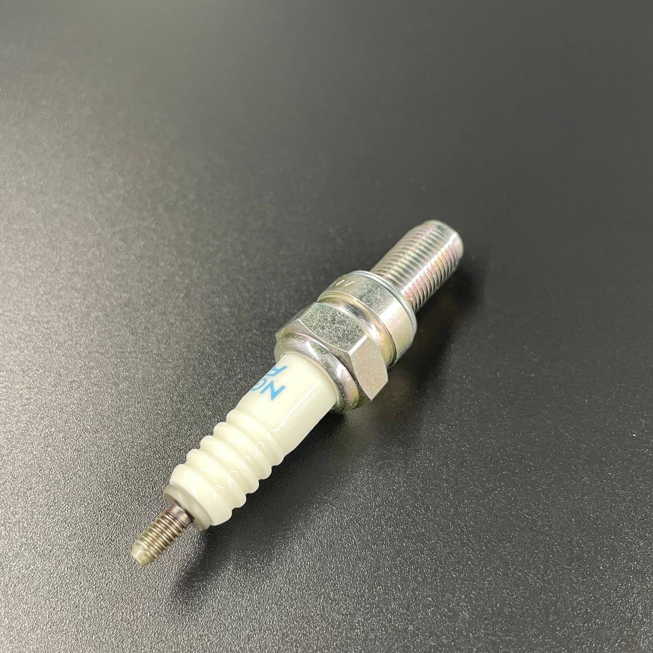 картинка Свеча зажигания 1275 CR8E (NGK)