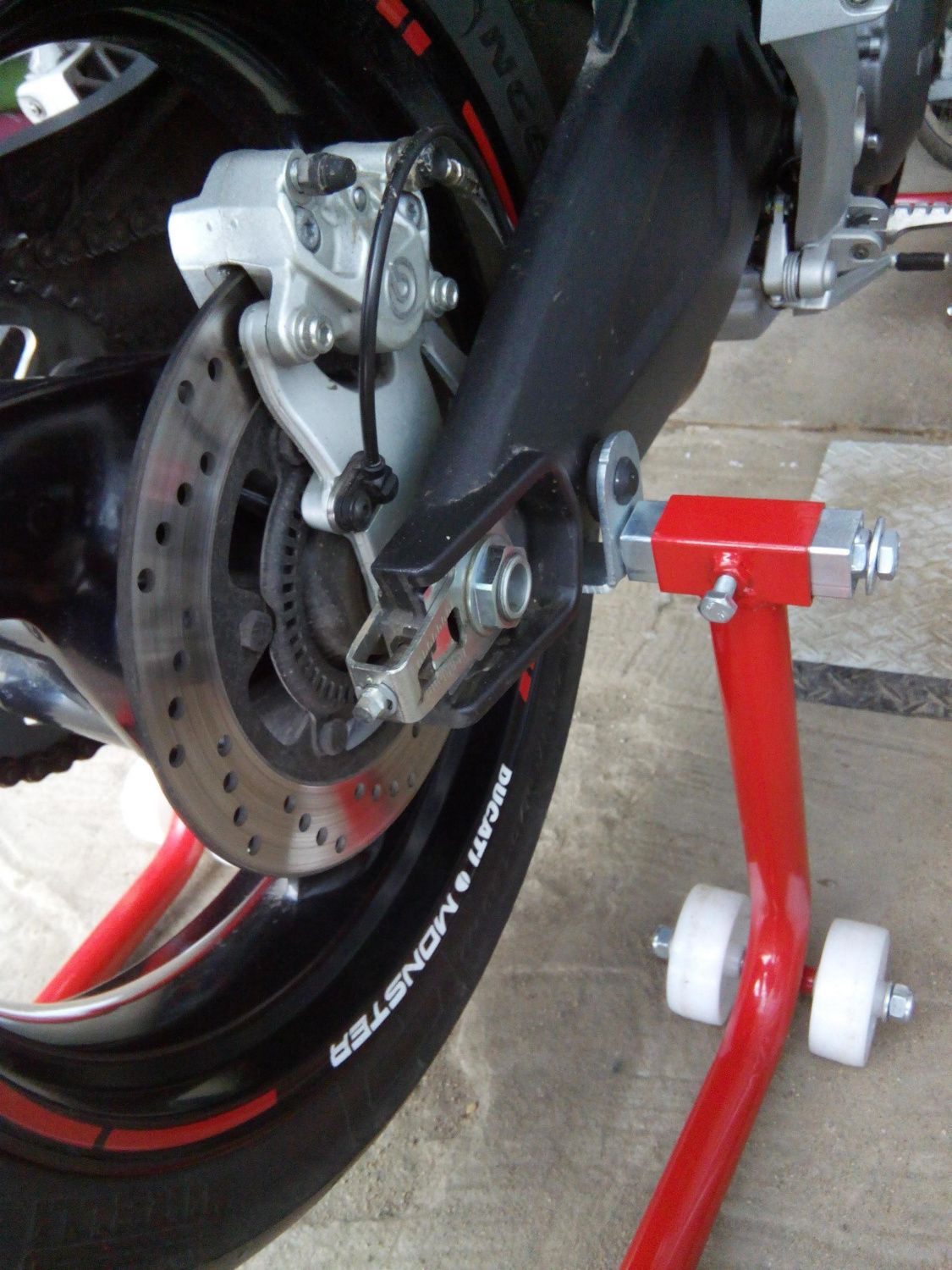 картинка Задний подкат для Мотоциклов STORM