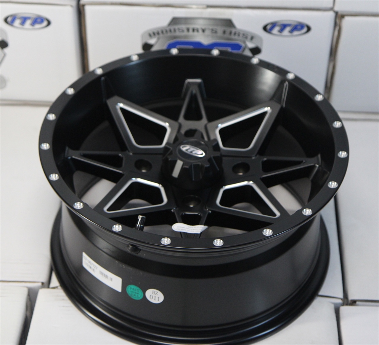картинка Диск для квадроцикла ITP Tornado 15TN18BX