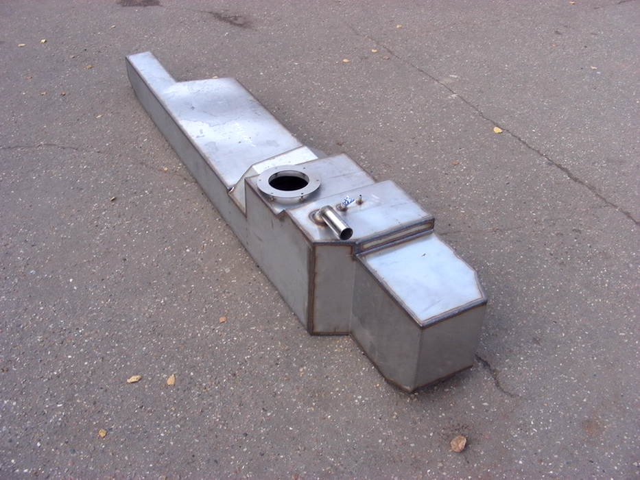 картинка Бак топливный KDT 140л вместо штатного для Toyota Hilux из нержавейки