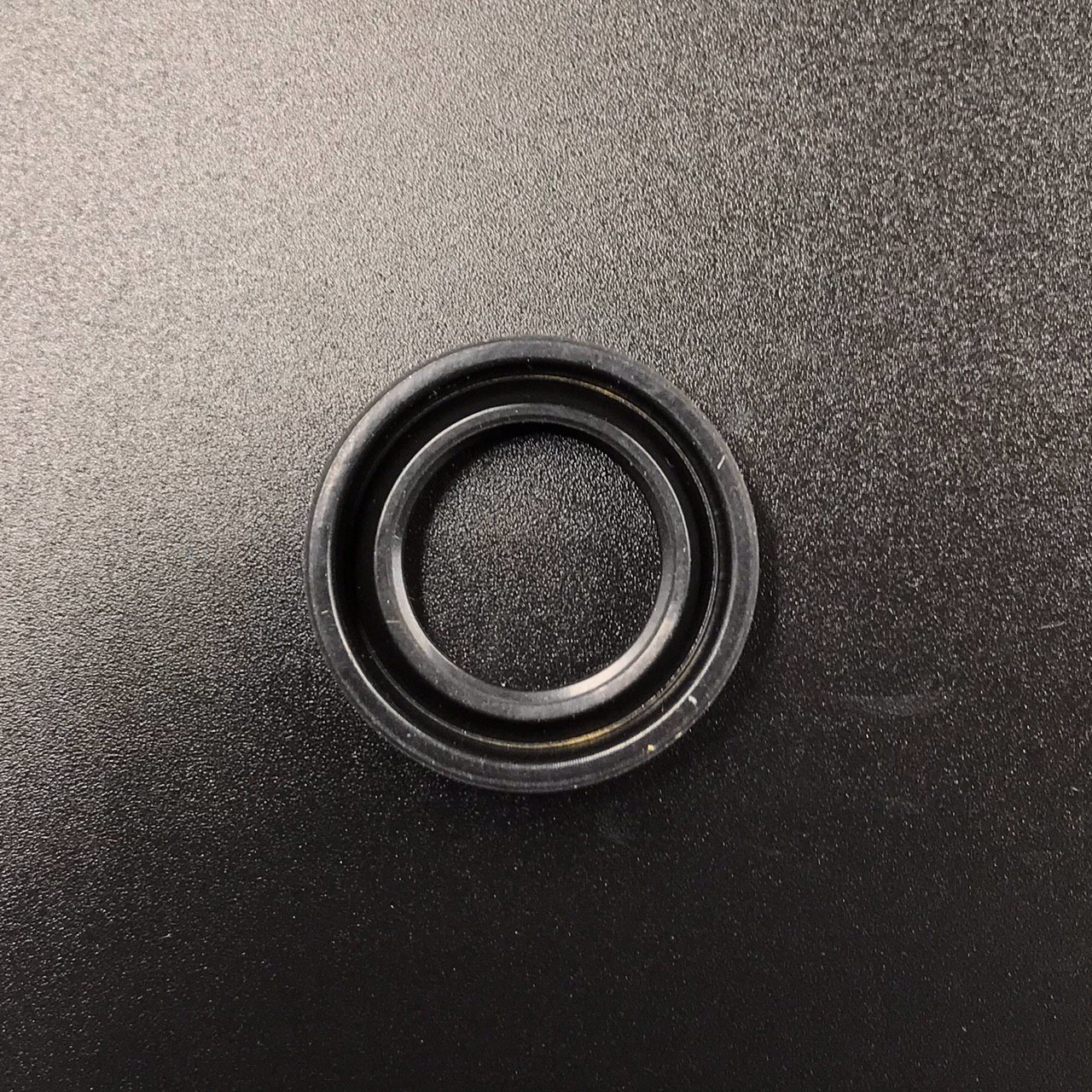 Уплотнение гидроподъемника Yamaha 55-90 (Sinera)