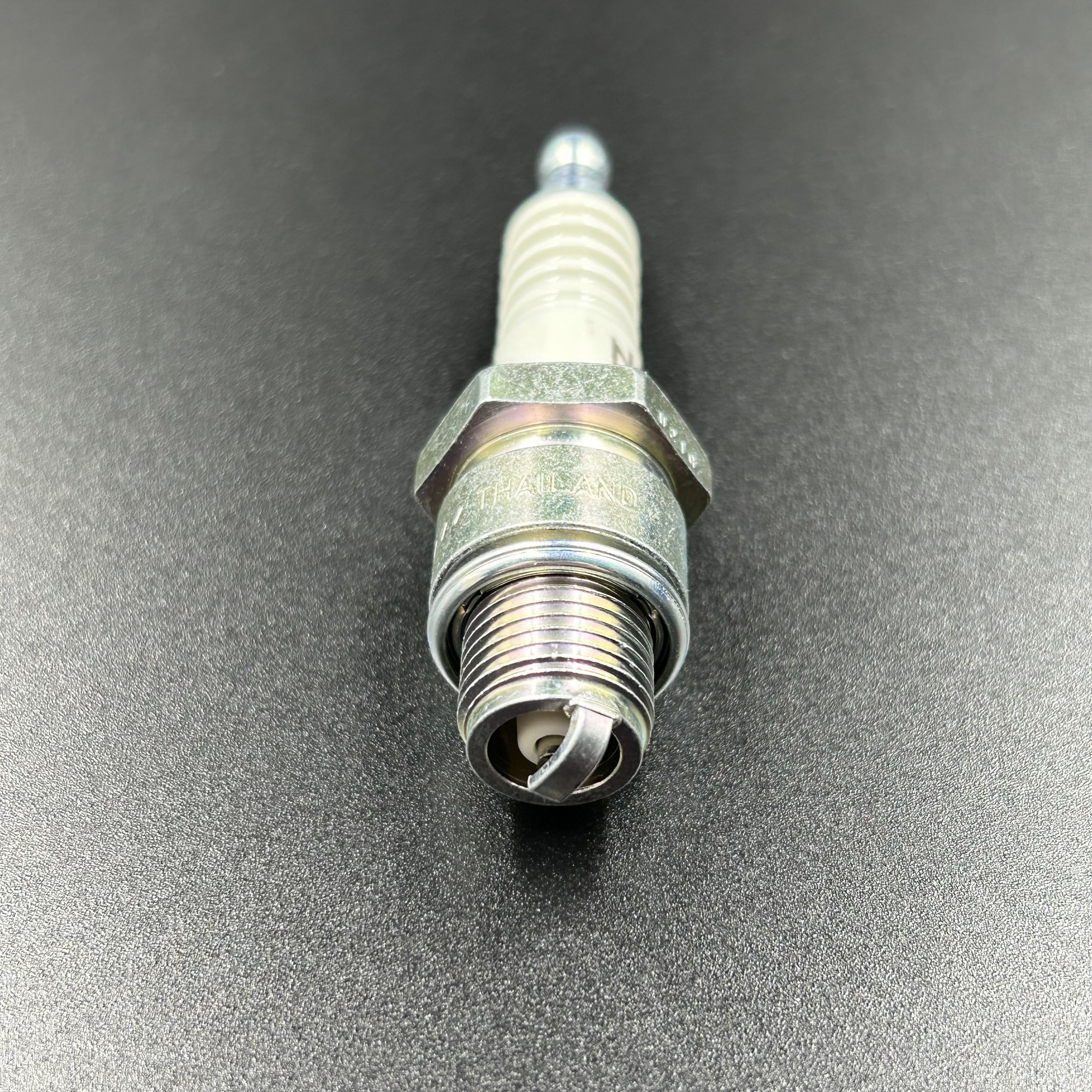 Свеча зажигания NGK B7HS-10