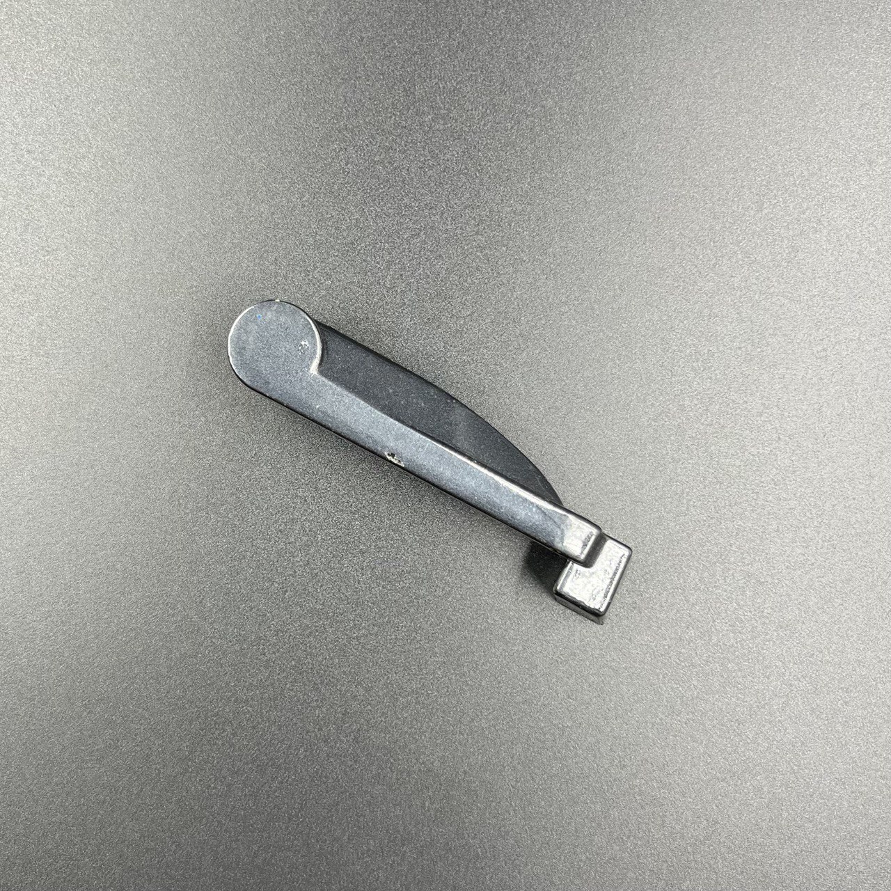 картинка Ручка замка капота Yamaha E5D-E8D (PREMARINE)