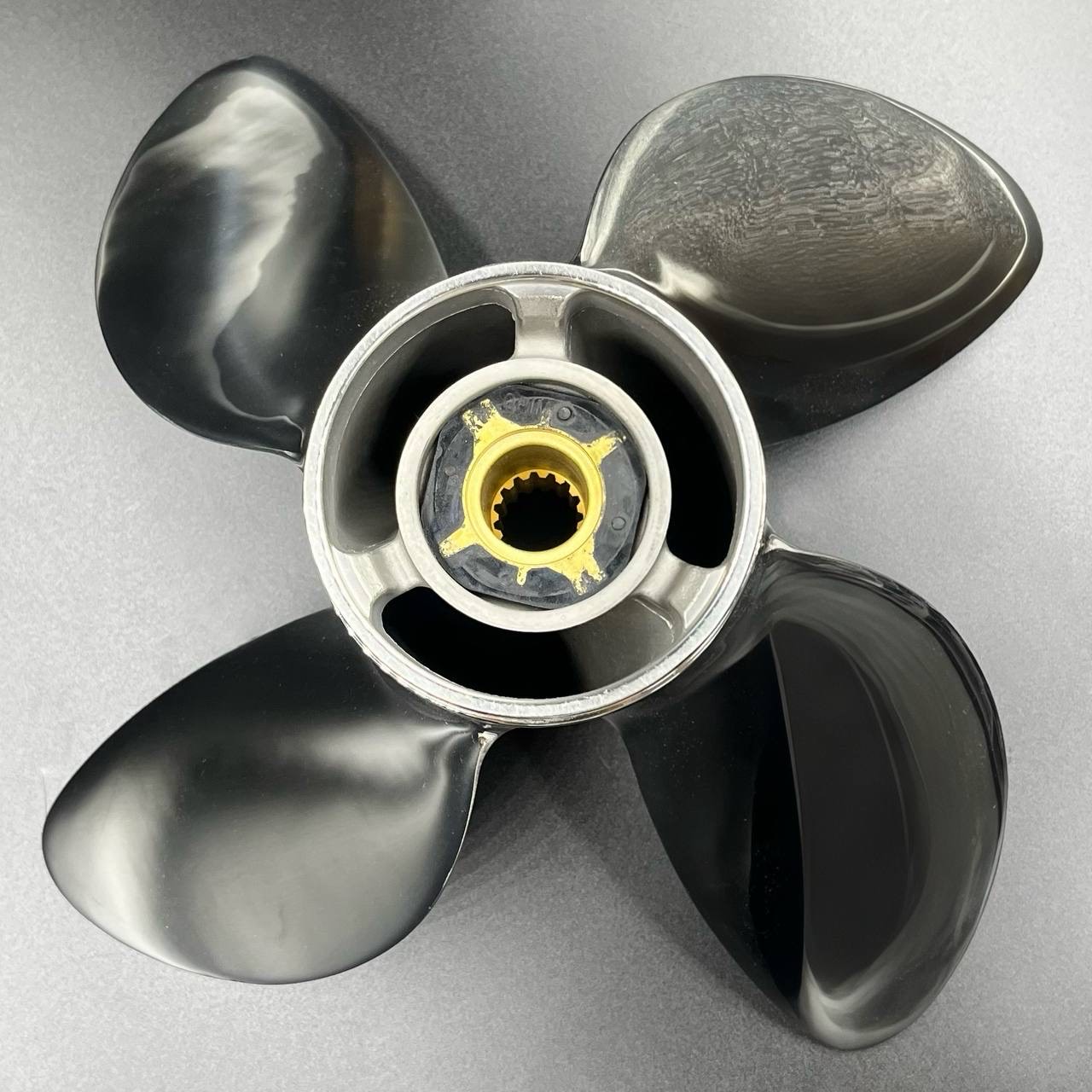 картинка Гребной винт Mercury 90CT-400 (4x15-1/4x22)(RH) (Polastorm)