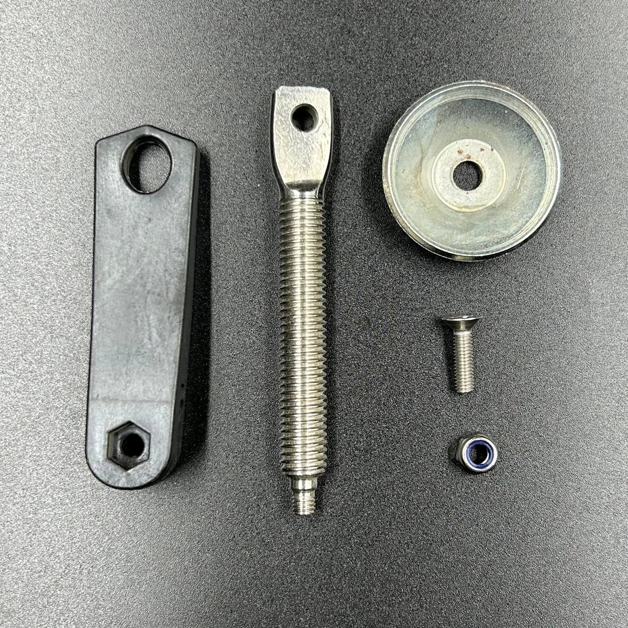 картинка Винт струбцины в сборе Tohatsu (PREMARINE)