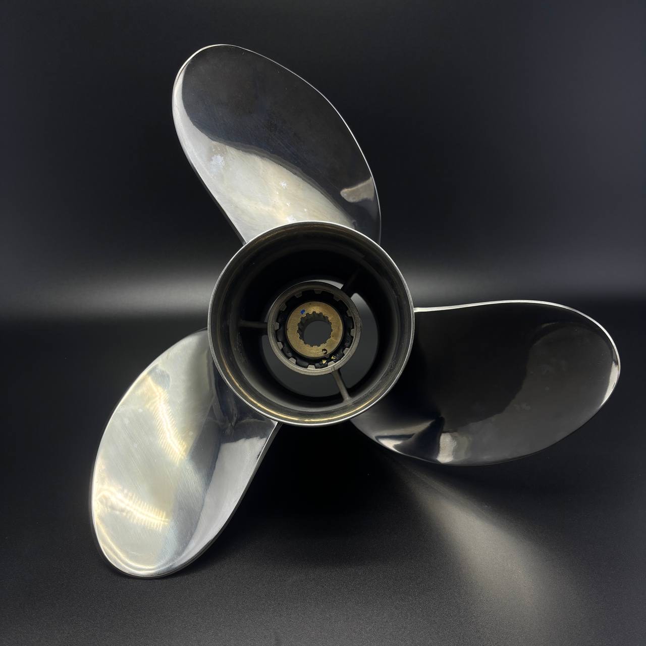 картинка Гребной винт Yamaha F225-F300 (3x15-1/4x18) (Сталь) (Yamaha)