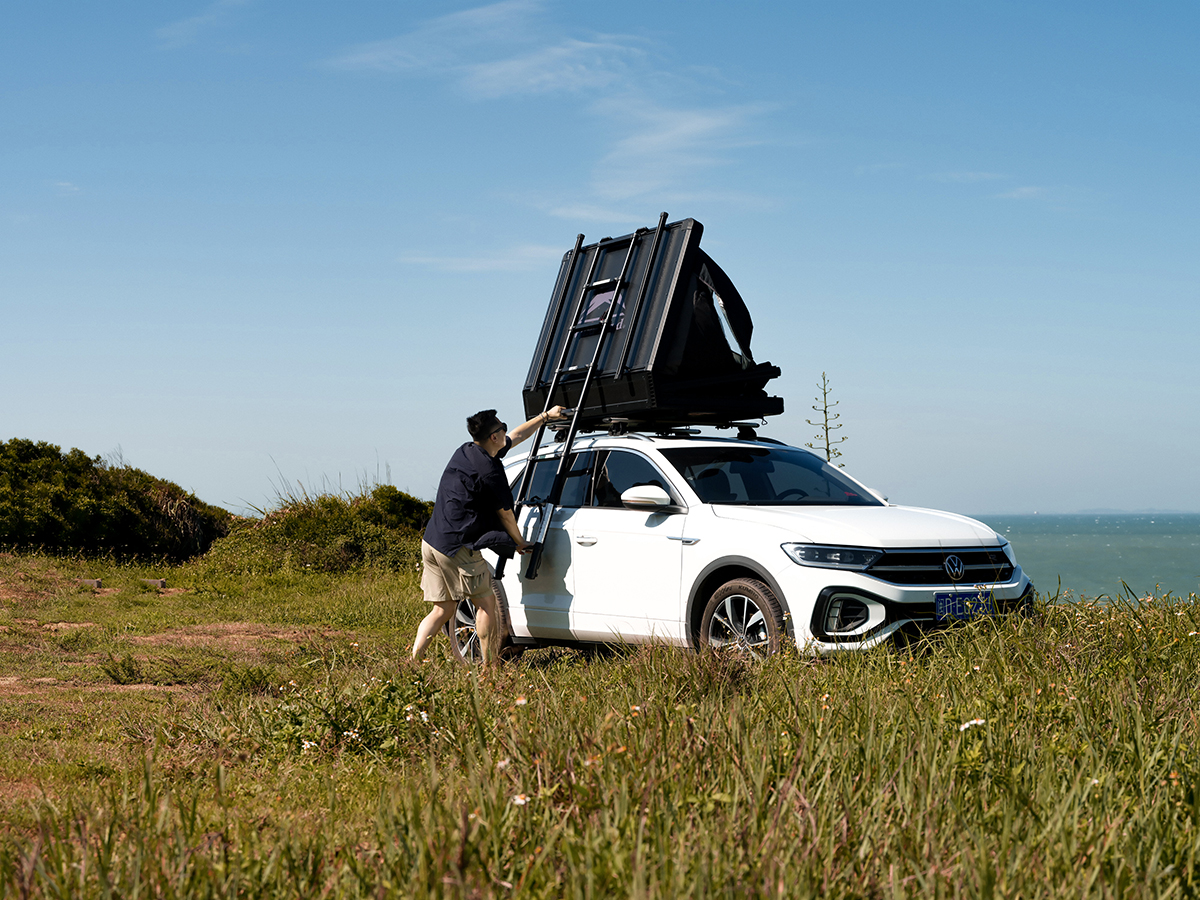 картинка Палатка на крышу автомобиля Wild Land Summit Explorer 140