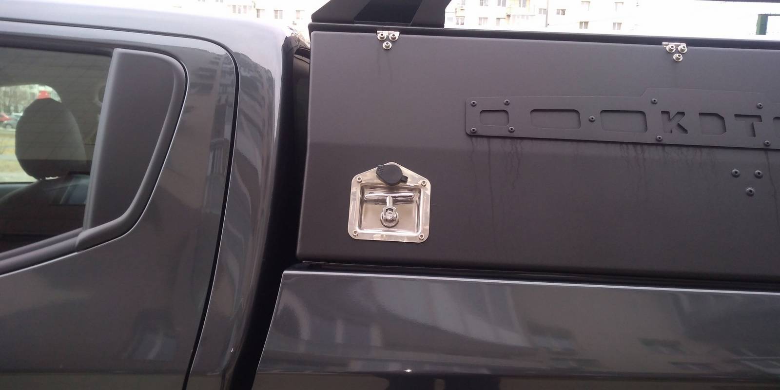 картинка Кунг алюминиевый для Mitsubishi L200 (с 2015 г.в.) 3 двери, неокрашенный — KDT 1328L