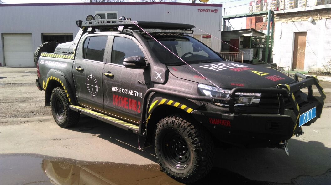 картинка Дуга безопасности KDT многофункциональная для Toyota Hilux увеличенная